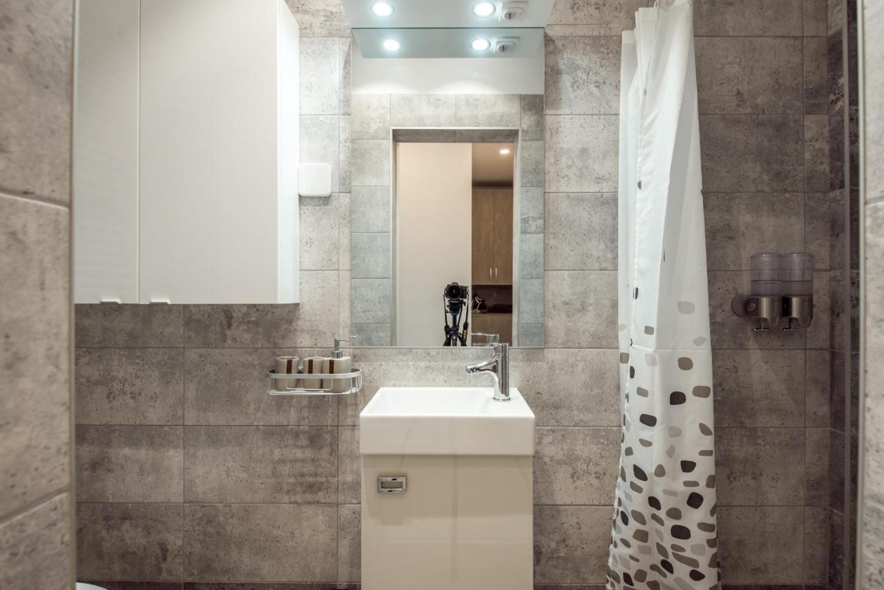 Fancy Penthouse Studio With Lakeview W10 Bucarest Esterno foto